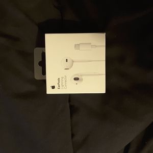 Apple Earpods Lightning Connector